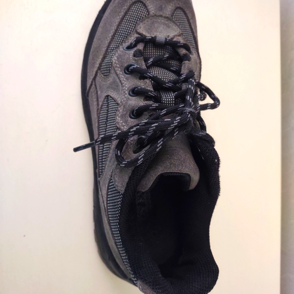 LANDS END LADIES HIKERS !